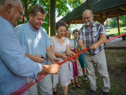 Otwarcie ścieżki wiedzy i zdrowia w Drogomyślu